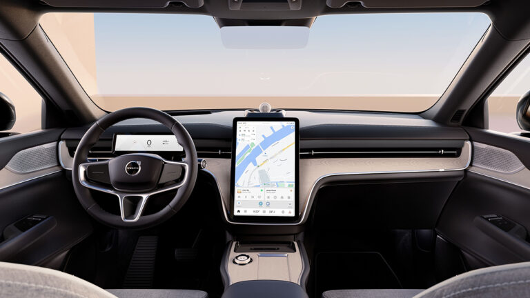 dettaglio della plancia centrale di una Volvo EX90 Excellence