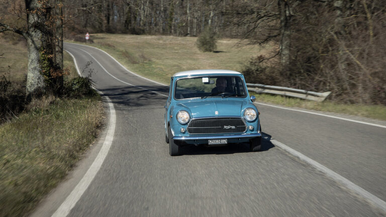 Foto frontale di una Innocenti Mini Cooper 1300 S