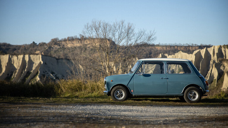 Foto laterale di una Innocenti Mini Cooper 1300 S