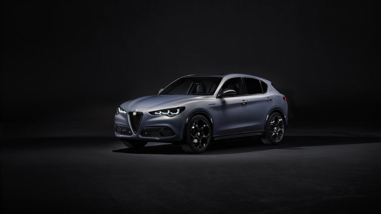 Alfa Romeo Stelvio vista frontalmente