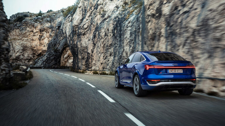 Audi Q8 e-tron vista posteriormente