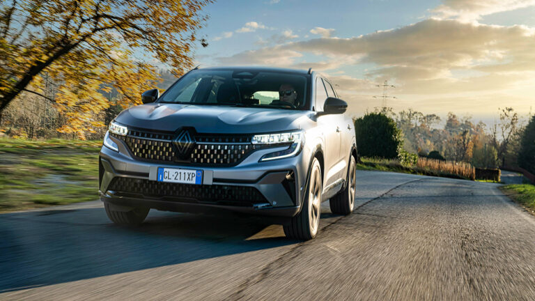 Foto di un Renault Astral visto frontalmente