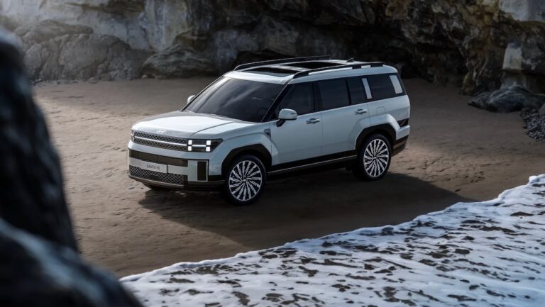 Hyundai Santa Fe - tre quarti anteriore