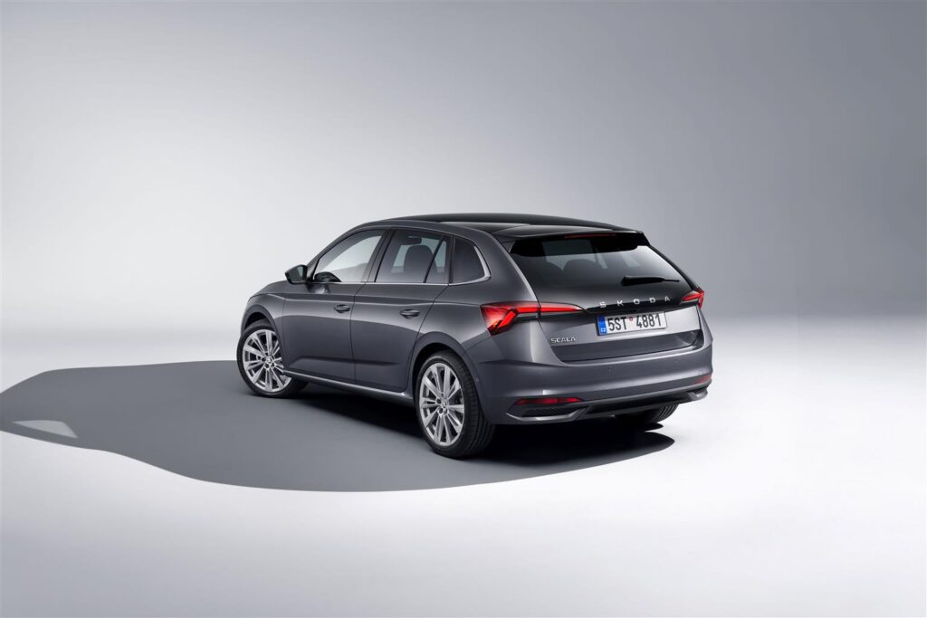 Skoda Scala tre quarti posteriore