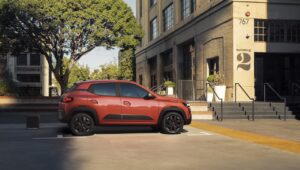 Dacia guarda al futuro con l’elettrico, ma non solo