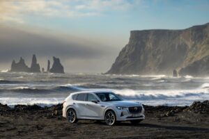 Mazda CX-60, il Suv Full High-Tech