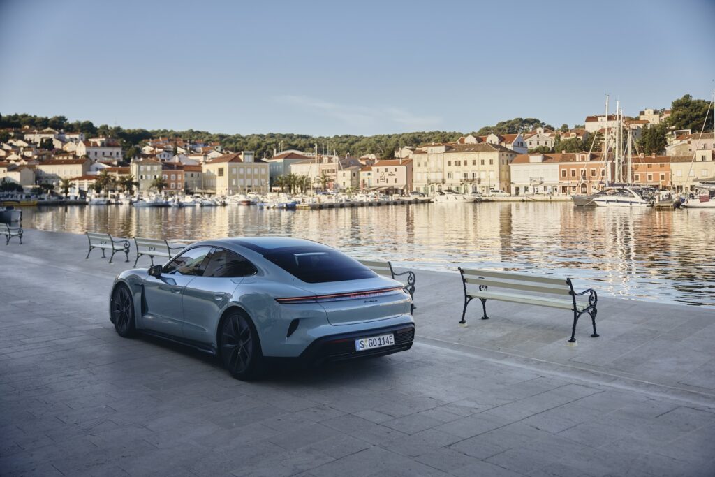 Porsche Taycan, guizzo sportivo 100% elettrico