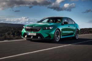 Nuova Bmw M5, un connubio di potenza e tecnologia ibrida