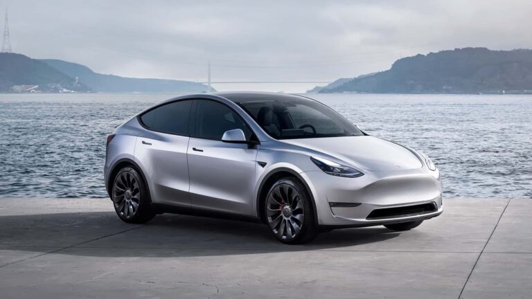 Tesla Model Y, restyling passa al 2025