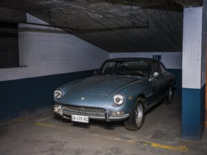 Quella volta della Ferrari abbandonata in centro a Milano