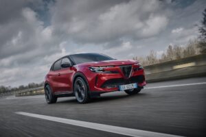 Alfa Romeo Junior Veloce, l'elettrica da guidare