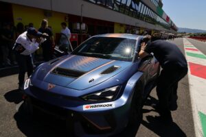 A bordo di Cupra Cup, la regina del TCR