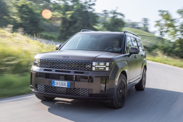 Hyundai Santa Fe, avventura nello spazio