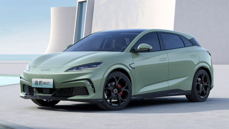 La Cina Domina il mercato globale dei veicoli elettrici