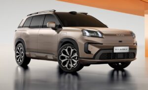 Quanto tempo serve a realizzare un'auto elettrica? 53 secondi