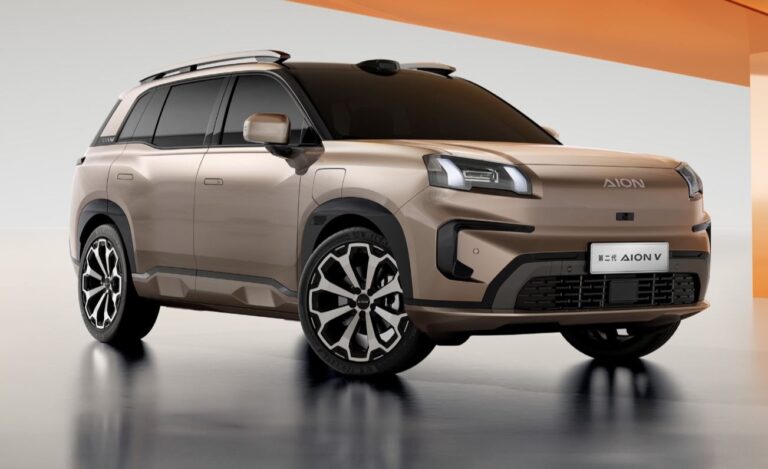 Quanto tempo serve a realizzare un'auto elettrica? 53 secondi