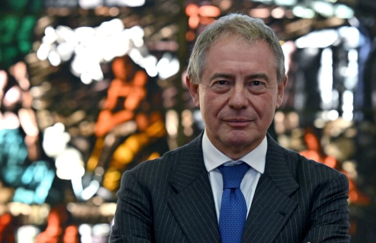 La Germania fa retromarcia sulle auto elettriche, stangata per Urso