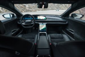Lucid Air, da berlina elettrica a bunker su ruote