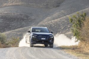 Al volante del Suv elettrico Audi SQ6 e-tron quattro