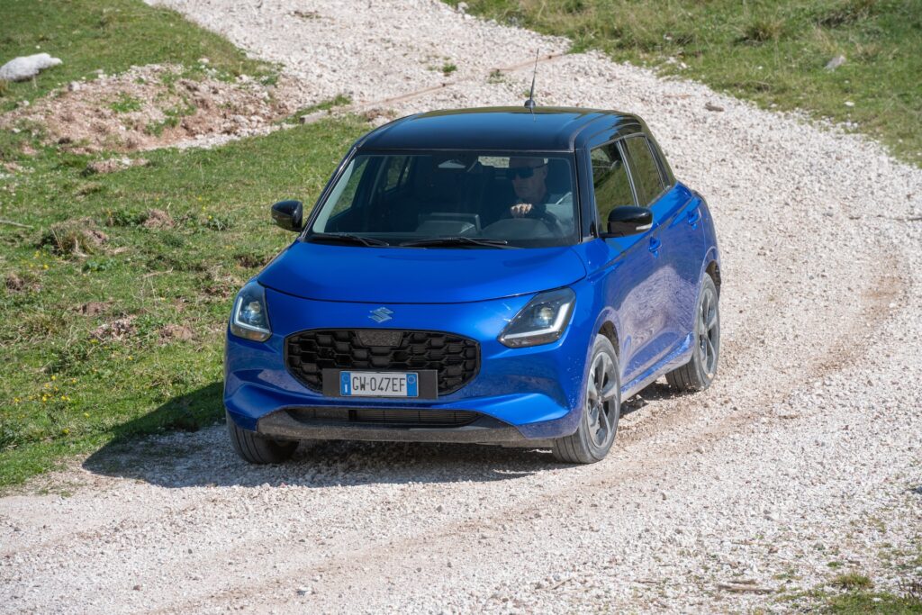 Suzuki Swift Hybrid 4&times;4 AllGrip, la compatta che sfida i limiti