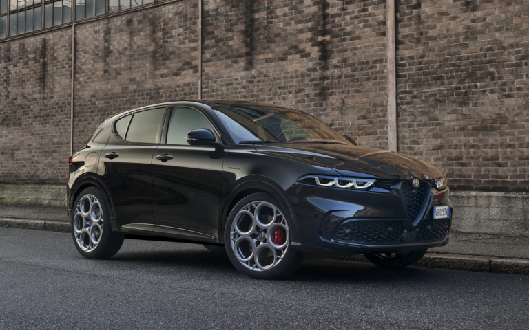 Alfa Romeo Tonale 2025, piccoli aggiornamenti al Salone di Parigi