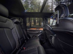 Jeep Grand Cherokee, lusso formato Overland