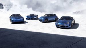 Alpine stupisce a Parigi con tre anteprime mondiali