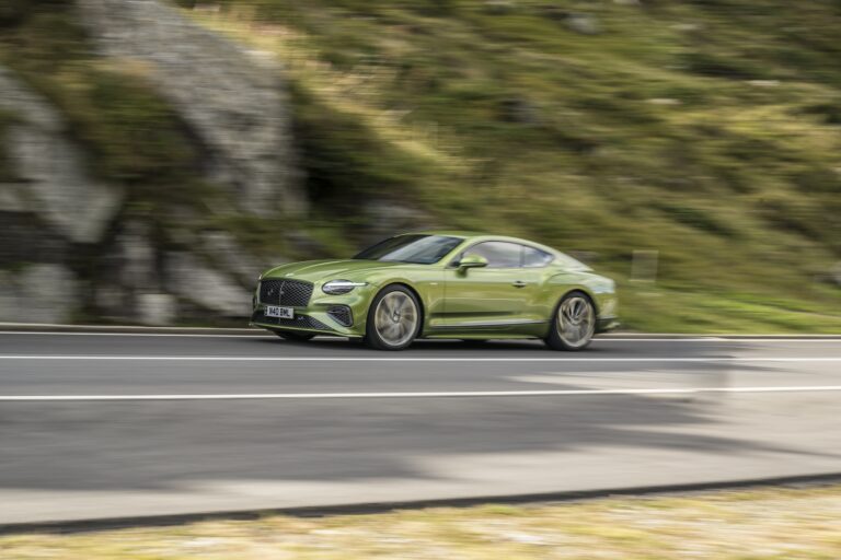 Bentley Continental GT Speed: eleganza e potenza senza compromessi
