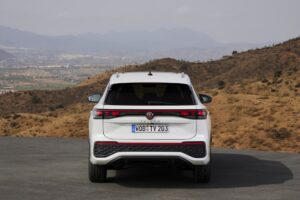 Arriva Volkswagen Tayron, la sette posti su base Tiguan