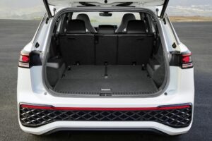 Arriva Volkswagen Tayron, la sette posti su base Tiguan