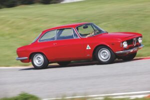 Alfa Romeo Giulia Sprint GTA, vi raccontiamo una storia