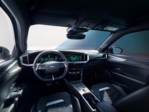 Opel Mokka 2025, restyling tecnologico che punta all'essenziale