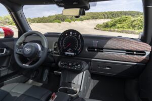 MINI John Cooper Works, l'icona sportiva si rinnova