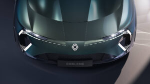 Renault punta alla decarbonizzazione con la concept car Emblème
