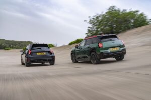 MINI presenta due nuove John Cooper Works elettriche al Salone di Parigi