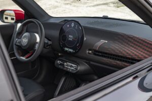 MINI presenta due nuove John Cooper Works elettriche al Salone di Parigi