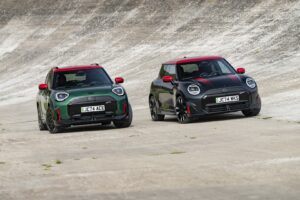 MINI presenta due nuove John Cooper Works elettriche al Salone di Parigi