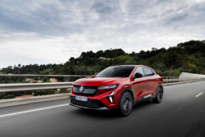 Renault Rafale E-Tech 4x4, efficiente e divertente per tutta la famiglia
