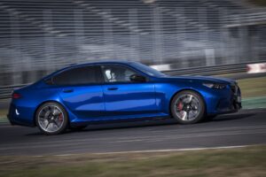 In pista con la Bmw M5, che è diventata plug-in