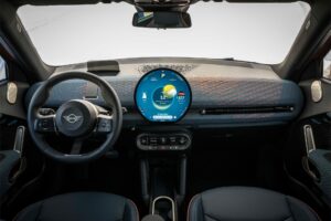 Mini Aceman, al volante della compatta all electric 