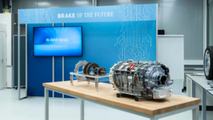 Mercedes-Benz evolve i freni per i veicoli elettrici