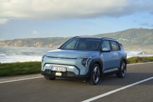 Al volante della Kia EV3, il Suv elettrico compatto