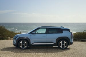 Al volante della Kia EV3, il Suv elettrico compatto