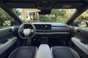 Al volante della Kia EV3, il Suv elettrico compatto
