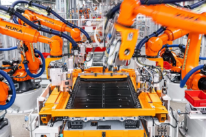 Batterie EV: prezzi in ribasso e parità con i veicoli a benzina entro il 2026?