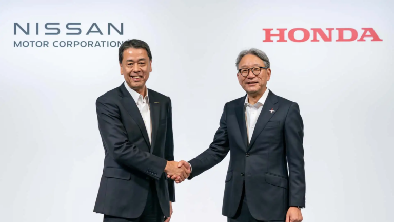Honda e Nissan pronte alla fusione per dominare l'era elettrica