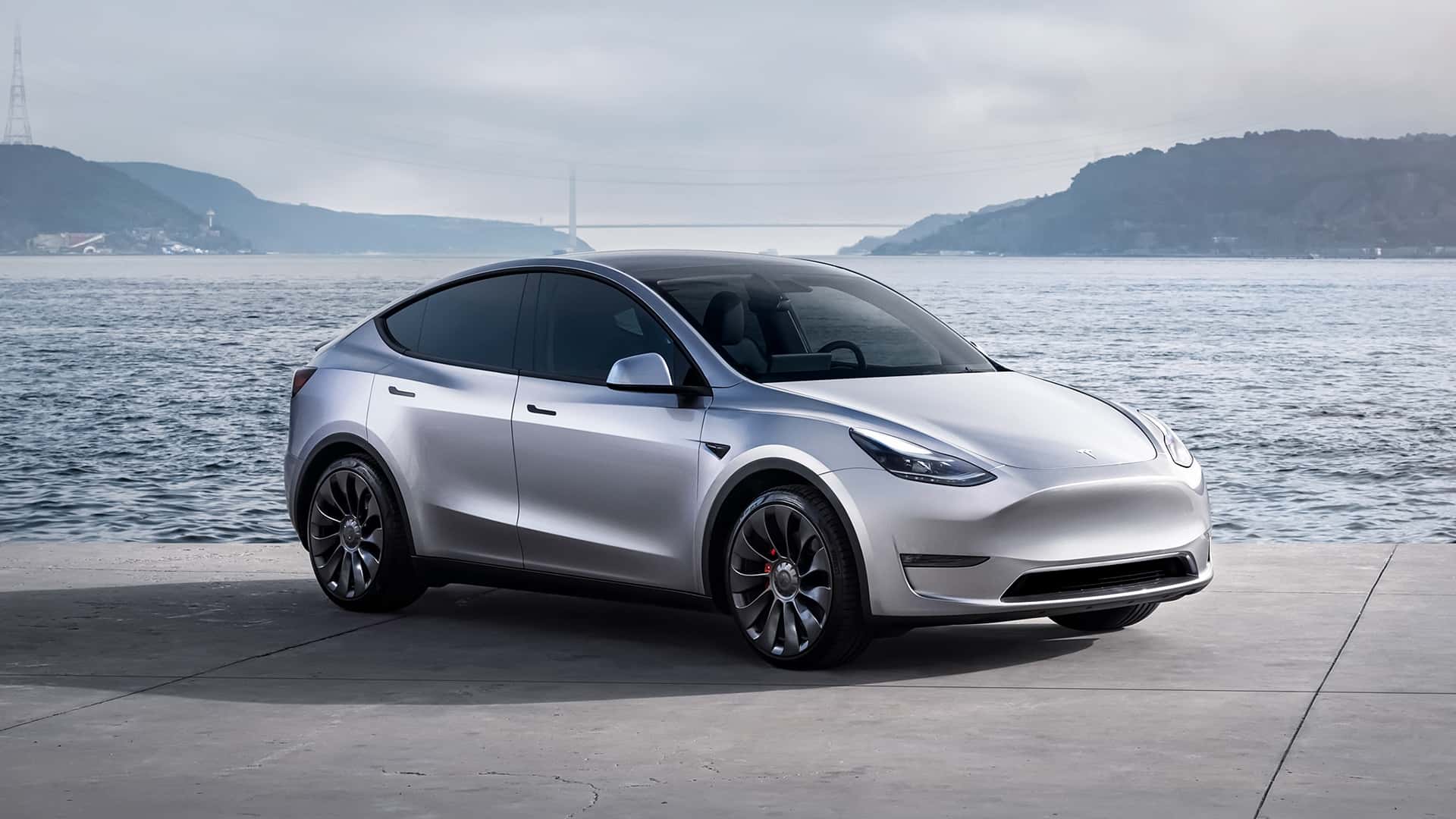 Tesla Model Y, il restyling passa al 2025 - L'Automobile