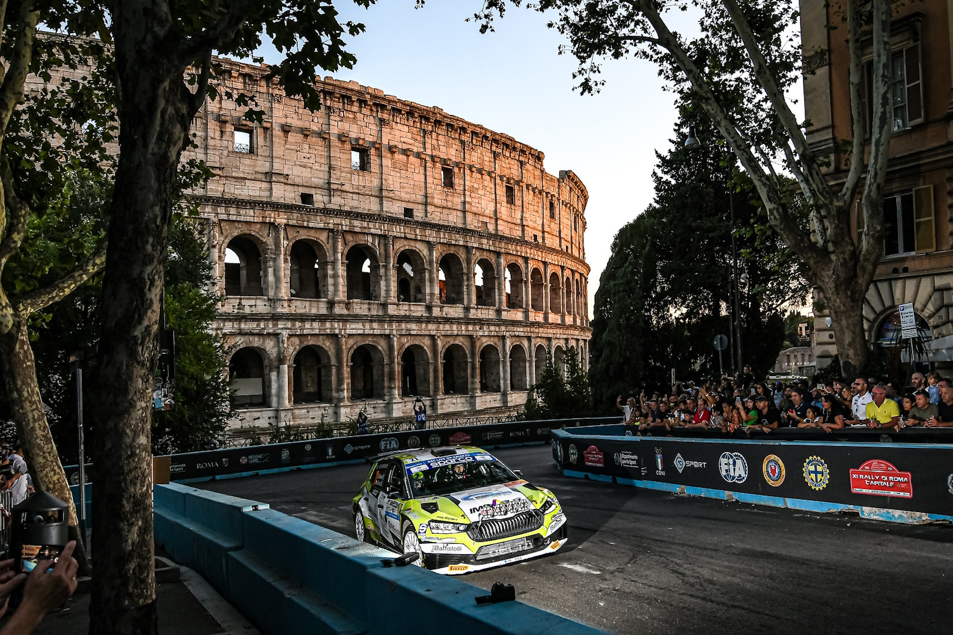 Rally di Roma Capitale: spettacolo all’ombra del Colosseo - L'Automobile